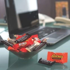 HERSHEY'S Snack Size Milk Chocolate Bars, 19.8 oz -Candy&Snacks Official Shop hersheys snack size milk chocolate bars 19 8 oz13966453 a03 1